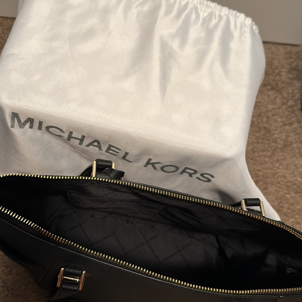 Michael Kors purse. Just used 3 times. - Picture 7 of 7